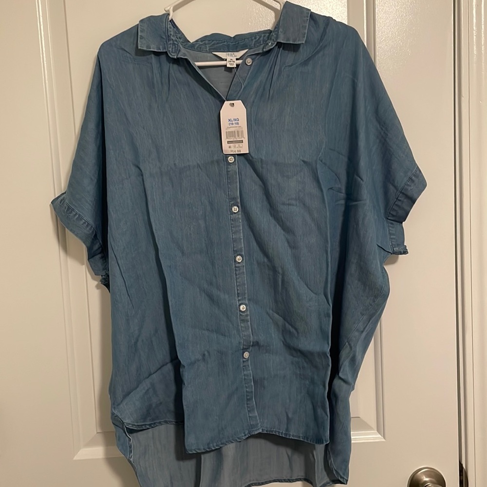 NWT womens button up